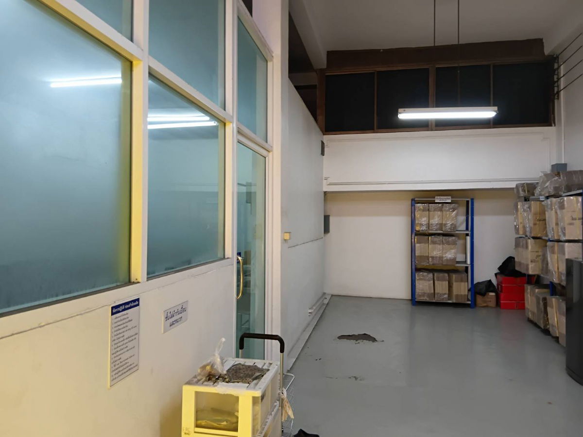 รูป ขายอาคารพาณิชย์ 3.5 ชั้น 2 คูหา พร้อม Warehouse 82 ตร.ว. เหมาะทำธุรกิจ/ โรงงาน GMP เขตสวนหลวง กรุงเทพ - รูปที่ 4/11