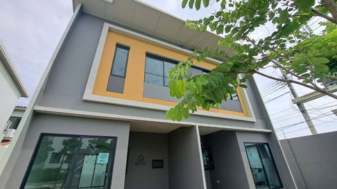 For sale: Model home, townhouse in front of clubhouse!!! Modern Loft style, Siri Place project, Pracha Uthit 90