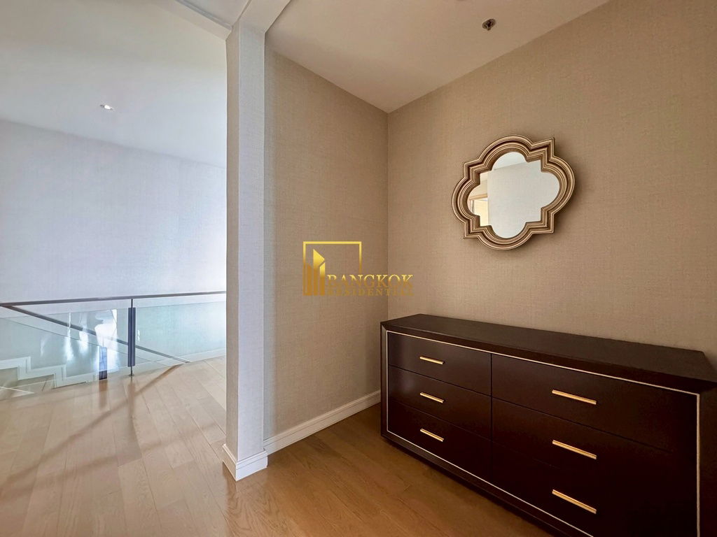 picture Luxurious 3 Bed Duplex Serviced Apartment in Ratchadamri - BR12994CD - 35/56