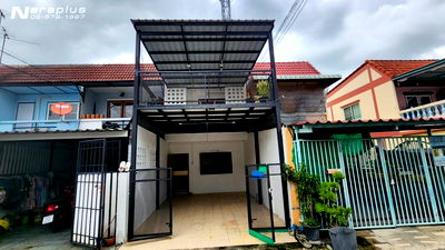 ทาวน์โฮม กรุงเทพมหานคร : 68070848 : ขายทาวน์เฮ้าส์ 2 ชั้น ตกแต่งสวย ขนาด 3 ห้องนอน บนที่ดิน 17.8 ตร.ว. หมู่บ้านมโนรมย์ 2 เลี่ยบคลองสอง 27 คลองสามวา กรุงเทพ