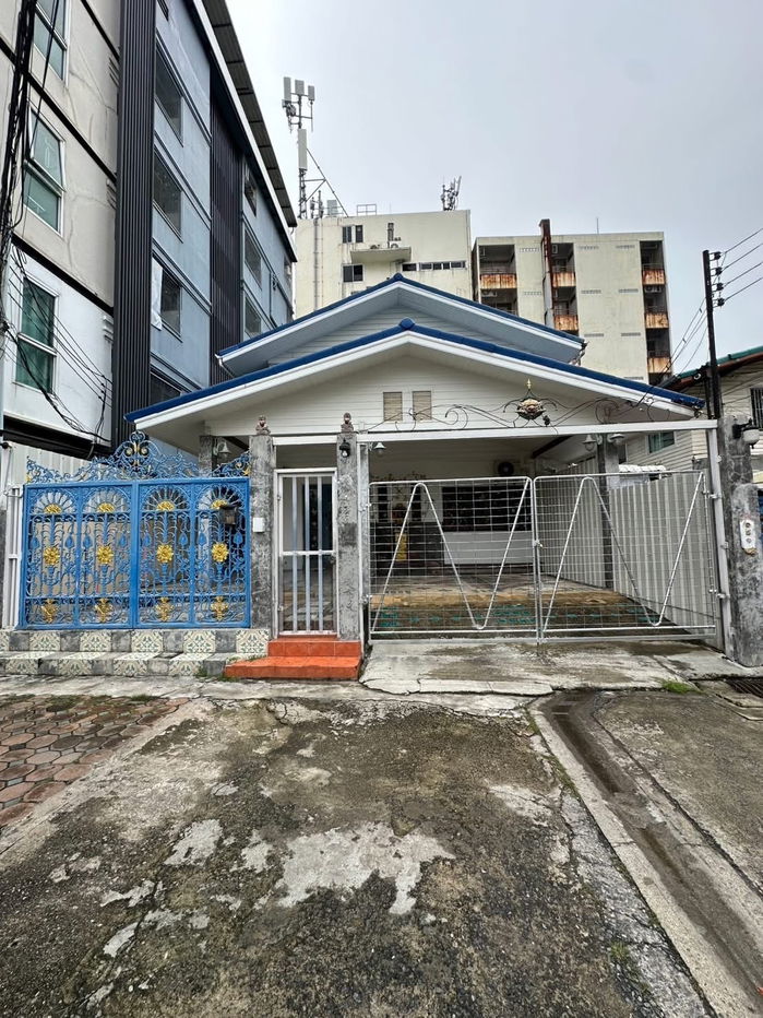 picture For rent, 2-storey single house in the city center, Ratchadaphisek Soi 7, rent 40,000 baht, 50 sq.w. 0958195559 @infinitycondo - 1/14
