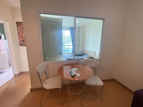 For rent: Life sulhumvit 65, ready to move in, BTS Phra Khanong-Ekkamai, complete furniture + electrical appliances. Line: @551txomc