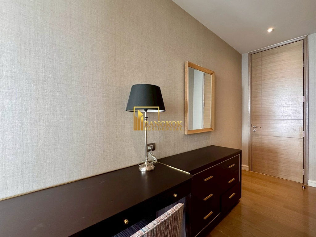 picture Luxurious 3 Bed Duplex Serviced Apartment in Ratchadamri - BR12994CD - 39/56
