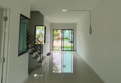 ขายทาวน์โฮม สิริ เพลส ประชาอุทิศ 90 บ้านตัวอย่างทำเลหน้าคลับเฮ้าส์