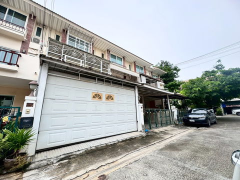 Commercial building for sale, 4.5 floors, suitable for business, Soi Ekkamai 30 563
