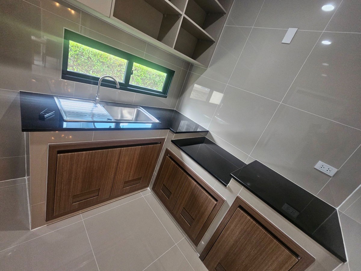 รูป งดงาม {เหมาะทั้ง ลงทุน หรืออยู่เอง} ขายบ้านพร้อมเฟอร์นิเจอร์  4 ห้องนอน   🏡📍 สะดวก BTSสถานีคูคต  ติดถนนลำลูกกา [ เศรษฐสิริ วงแหวน-ลำลูกกา ] - รูปที่ 11/24