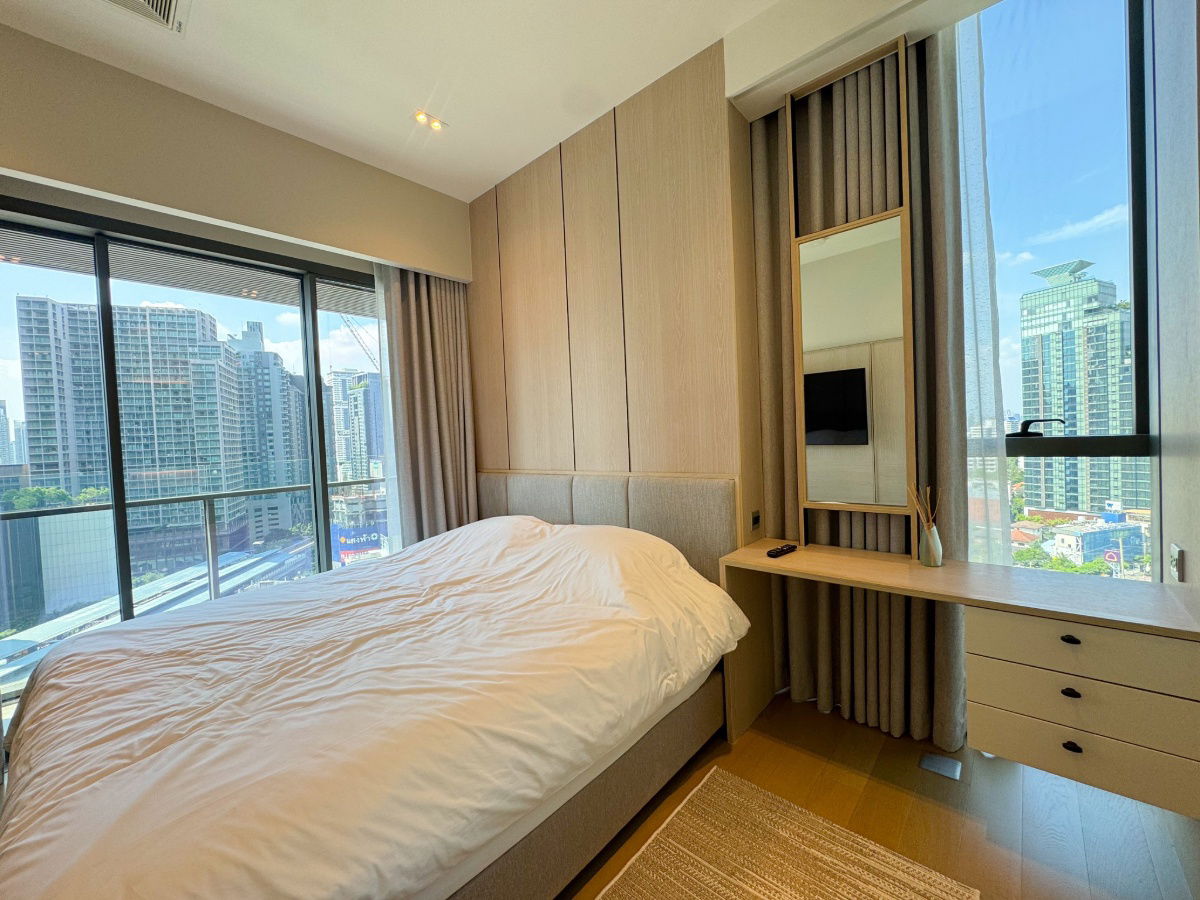 picture ♦ Prime Location ♦ 10++ Floor 90.76 sq.m. 2 Beds | Condo near BTS Thonglor 190 m., Major Cineplex Sukhumvit 550 m., Big C Ekkamai 1.6 km. - 12/20