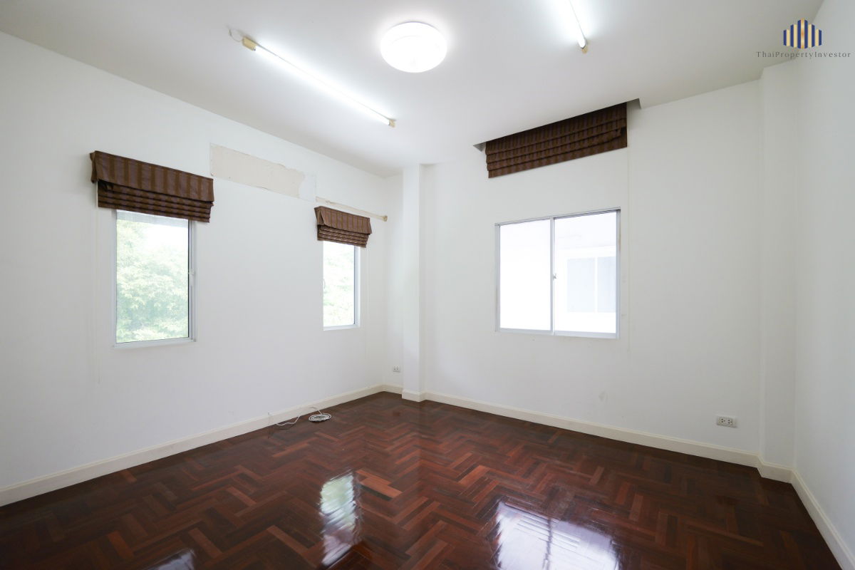 picture For Sale: Single Detached House, 73.4 sq.w. (293.6 sq.m.) in Laddaville 1-2 Village, located on Ban Kluai - Sai Noi Road, Phimonrat,  - 16/24