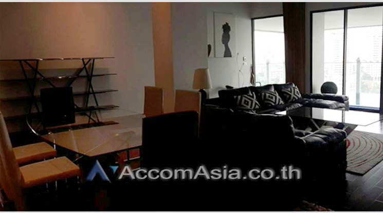 รูป 🔼🔽 AccomA 📩 Stylish high-floor condo with pool balcony near Phrom Phong (1516975) - รูปที่ 2/7