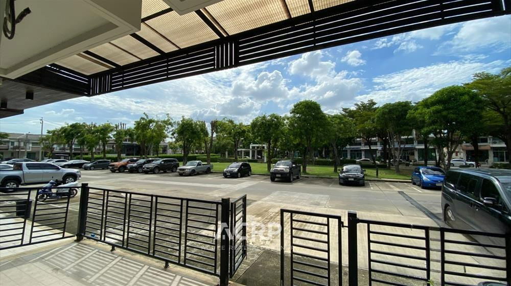 picture Shophouse for sale, 2 booths, Town Plus Pracha Uthit, quality from Sansiri, good location - 15/20