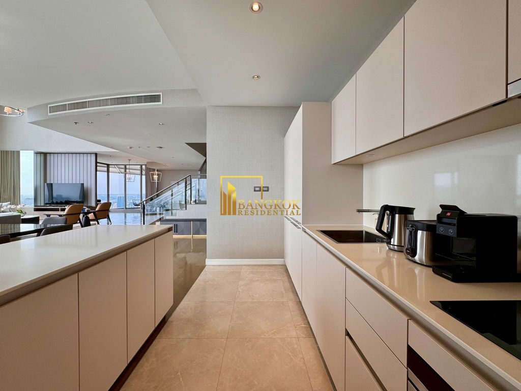 picture Luxurious 3 Bed Duplex Serviced Apartment in Ratchadamri - BR12994CD - 14/56