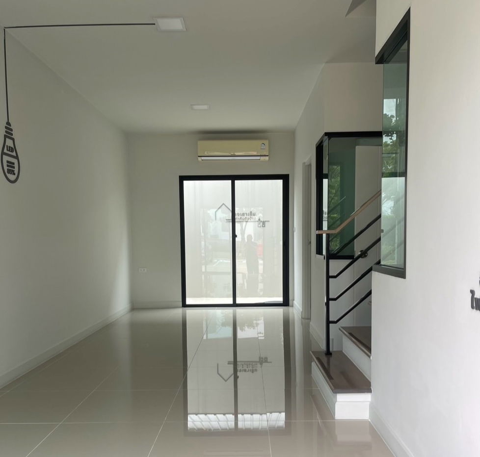 รูป ขายทาวน์โฮม สิริ เพลส ประชาอุทิศ 90 บ้านตัวอย่างทำเลหน้าคลับเฮ้าส์ - รูปที่ 4/5
