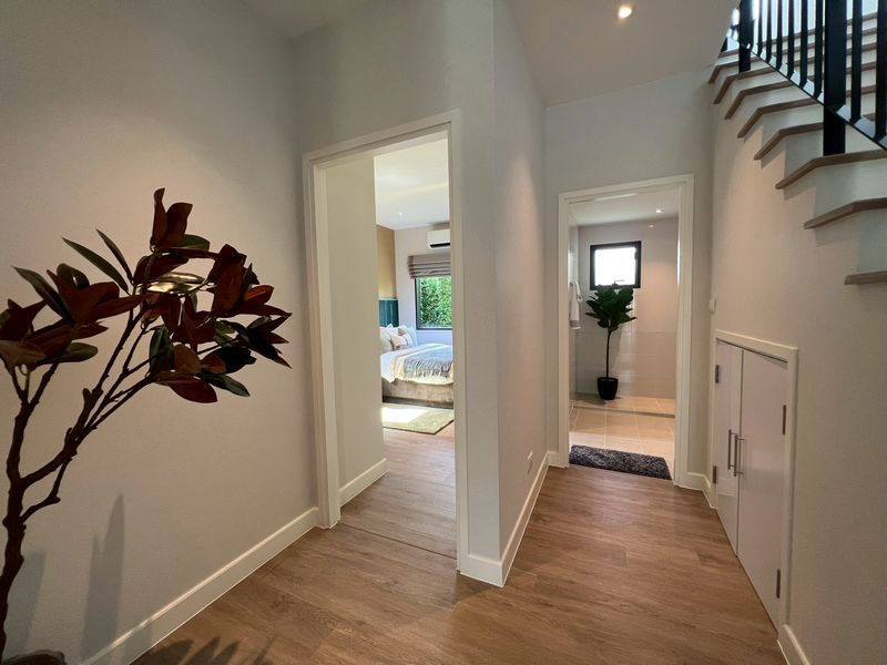 picture Single house near the airport, ready to move in, 280 sq m, 3 parking spaces - 7/21