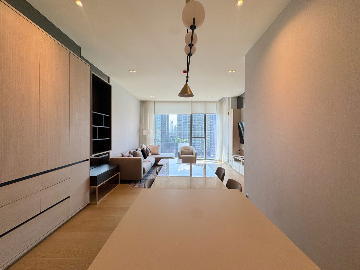 picture ♦ Prime Location ♦ 10++ Floor 90.76 sq.m. 2 Beds | Condo near BTS Thonglor 190 m., Major Cineplex Sukhumvit 550 m., Big C Ekkamai 1.6 km. - 19/20