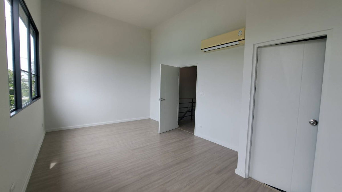picture For sale: Semi-detached house in front of clubhouse!!! Modern Loft style, Siri Place project, Pracha Uthit 90 - 10/12