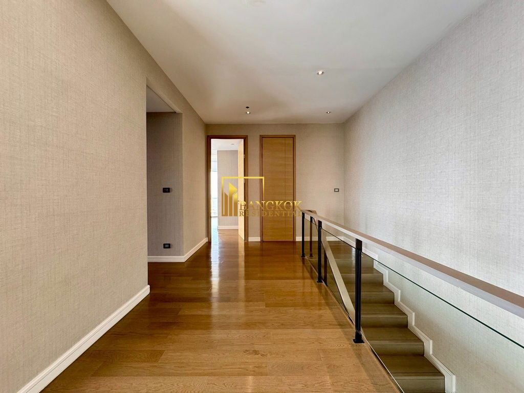 picture Luxurious 3 Bed Duplex Serviced Apartment in Ratchadamri - BR12994CD - 23/56