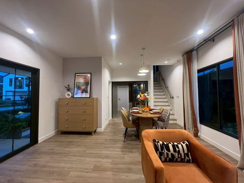Model house near the airport, ready to move in with just one bag, usable area up to 155 sq m, 3 bedrooms