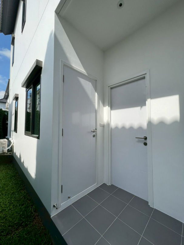 picture Single house near the airport, ready to move in, 280 sq m, 3 parking spaces - 10/21