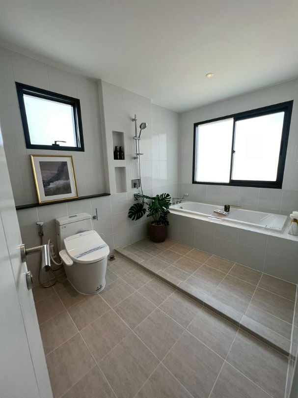 picture Single house near the airport, ready to move in, 280 sq m, 3 parking spaces - 15/21