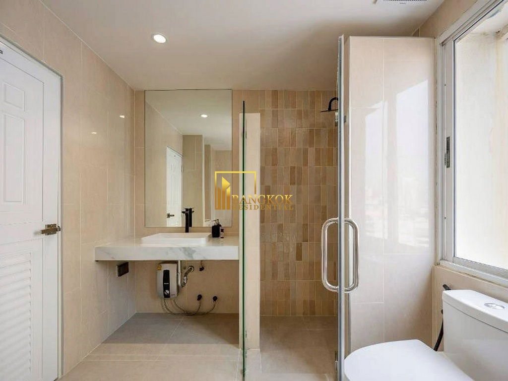 picture Moon Tower | Renovated 3 Bedroom Condo For Sale in Ekkamai - BR2036CD - 15/27