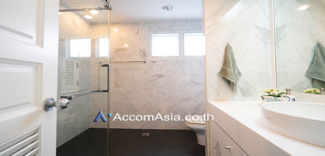 รูป 🔼🔽 AccomA 📩  Spacious house with light wood interiors and natural lighting in Sathorn (AA20501) - รูปที่ 15/19