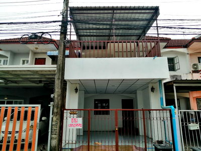 Townhouses for sale Pathumthani : 2 storey townhouse for sale, ready to move in, Rangsit Khlong 4, very good location, near the community mall