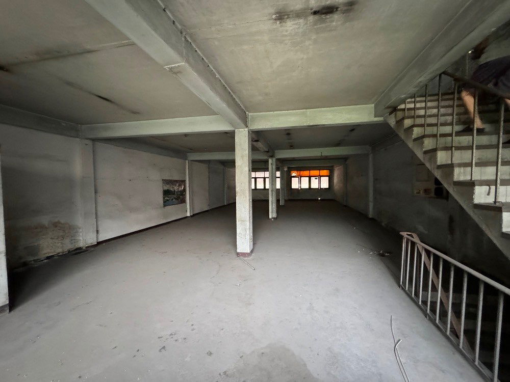 picture P0178 Twin Buildings Next to BTS Punnawithi Sukhumvit 64 Location - 1/10