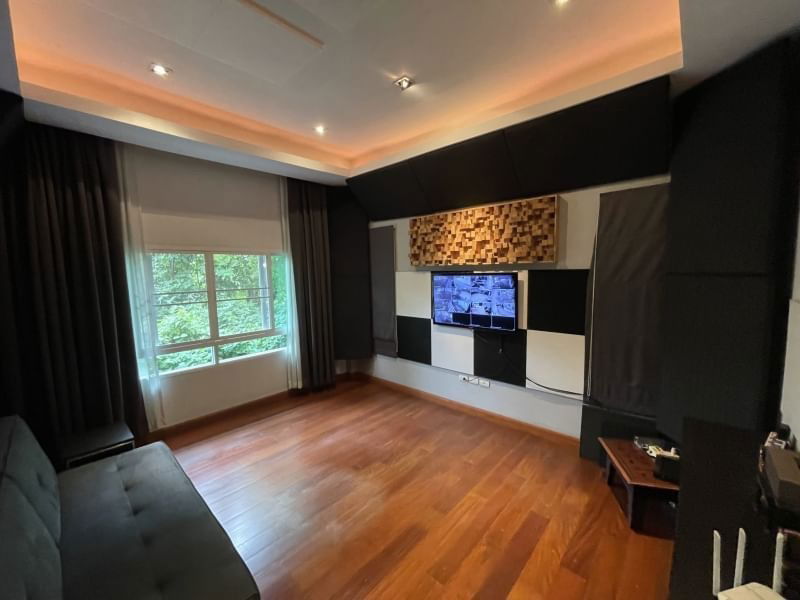 รูป 🏡 ขายบ้านเดี่ยวหรู สร้างเอง 🌳 บนพื้นที่  𝟓𝟎𝟎 ตร.ว. ถนนเพชรหึงษ์ (คุ้งบางกระเจ้า) ใกล้ตลาดบางน้ำผึ้ง ตกแต่งสวย เฟอร์นิเจอร์ครบ ไม่มีค่าส่วนกลาง - รูปที่ 13/19