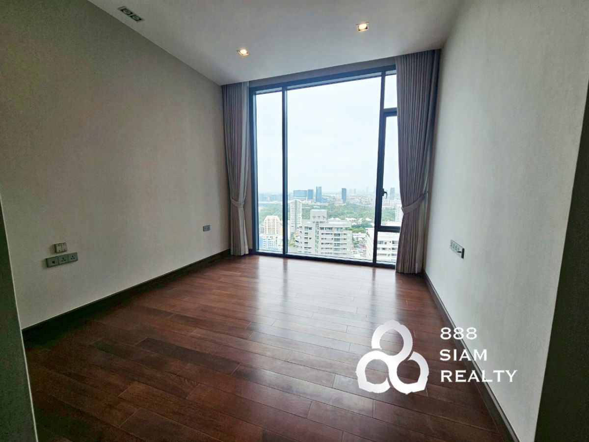 picture Sale Condo Q1 Sukhumvit BTS Na Na Type 3 bed, 3 bath - 6/12