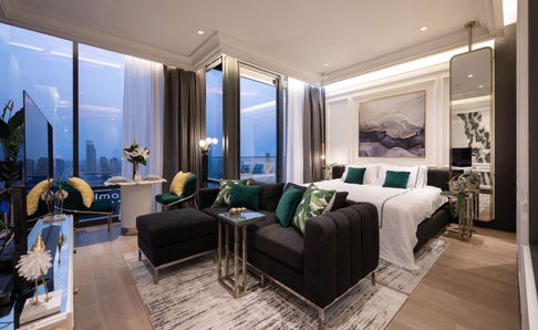 Ashton                        Silom