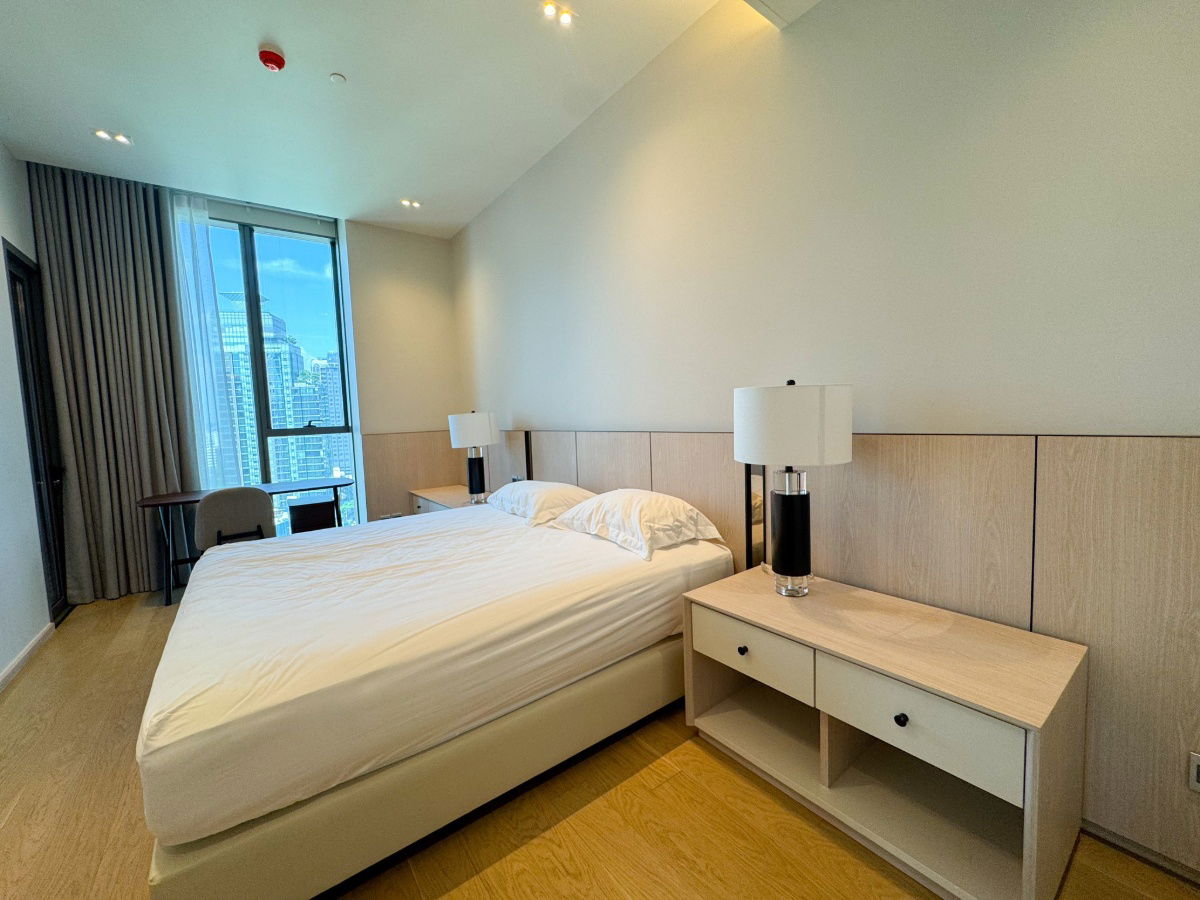 picture ♦ Prime Location ♦ 10++ Floor 90.76 sq.m. 2 Beds | Condo near BTS Thonglor 190 m., Major Cineplex Sukhumvit 550 m., Big C Ekkamai 1.6 km. - 13/20