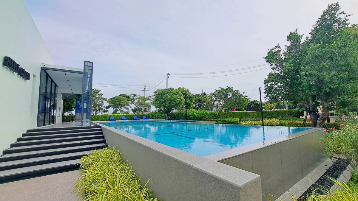 รูป ขายบ้านบ้านตัวอย่าง ทาวน์โฮม หน้าคลับเฮ้าส์ วิวสระว่ายน้ำ !!! สไตล์ Modern Loft โครงการ สิริเพลส ประชาอุทิศ 90 - รูปที่ 2/16