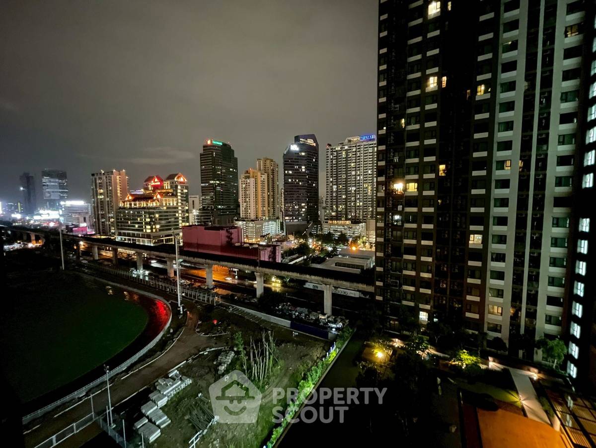 picture 2-BR Condo at Life Asoke near ARL Makkasan (ID 2228802) - 9/10