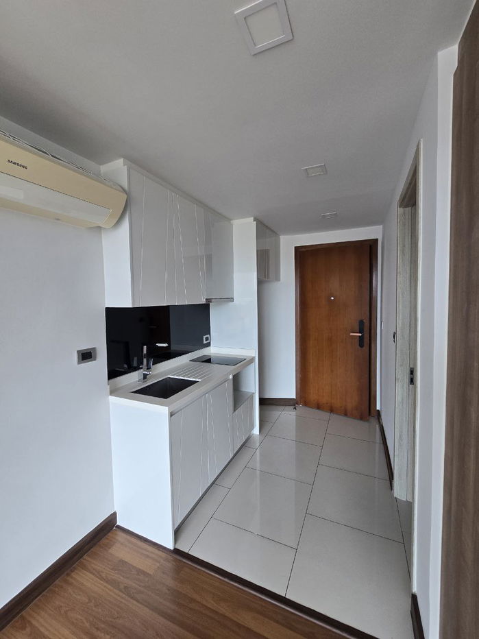 picture Studio Condominium @ The Peak Towers - 6/24