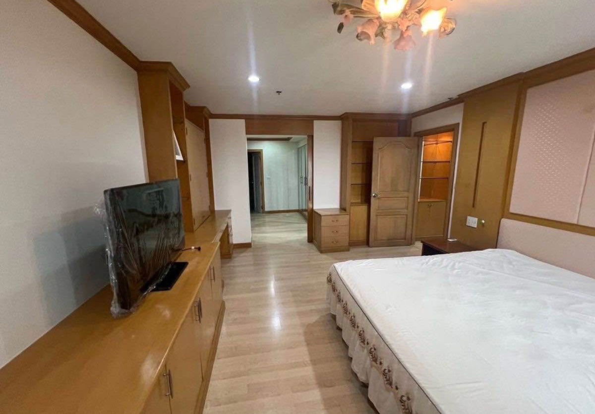 picture  Silom                       Suite  - 5/15