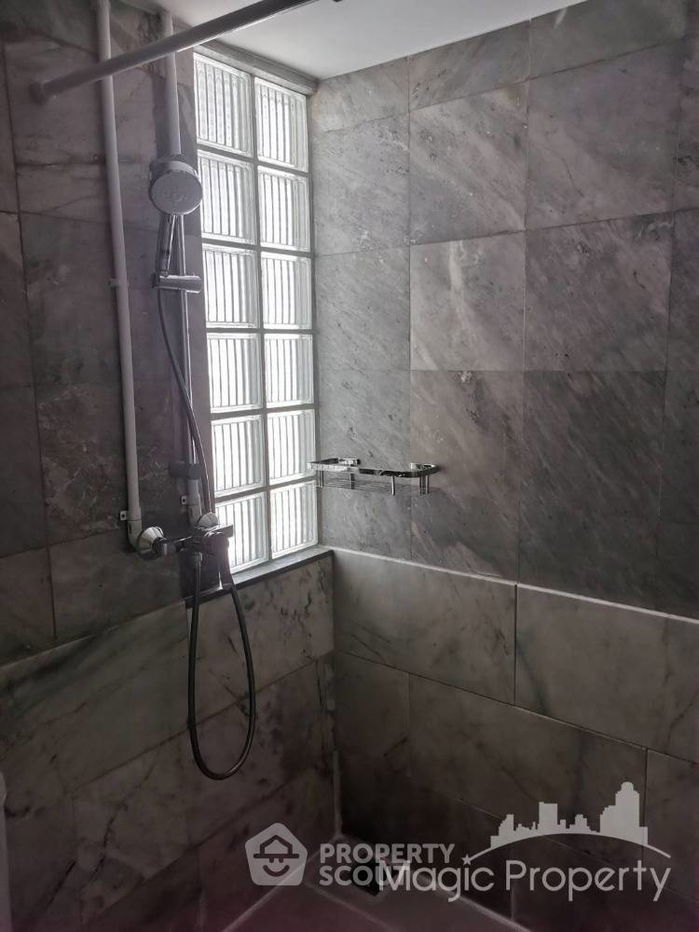 picture 2-BR Condo at La Maison Ruamrudee near BTS Phloen Chit (ID 1671056) - 10/14