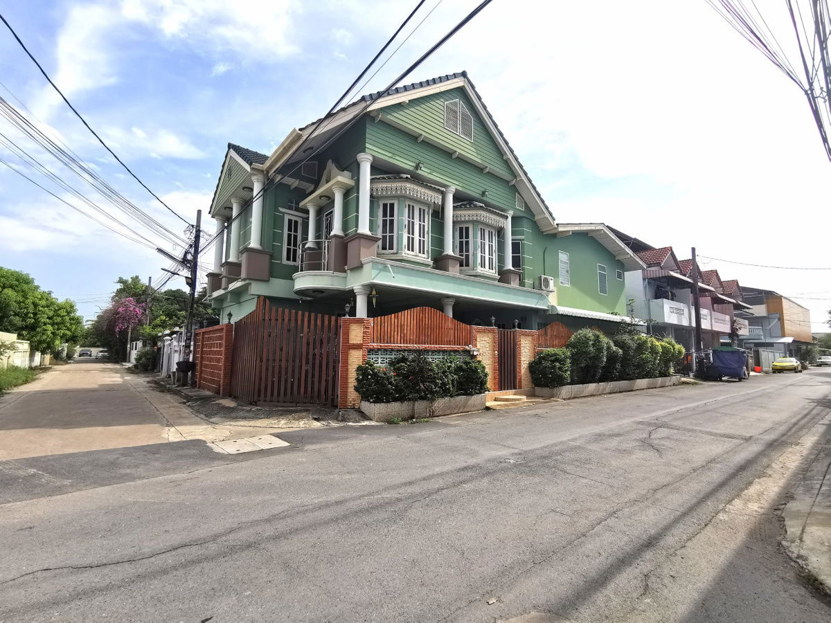 รูป บ้านเดี่ยว “หลังมุม” บรรยากาศสงบ ทำเลพรีเมียม ย่านตลิ่งชัน ใกล้เมือง ใกล้รถไฟฟ้า - รูปที่ 3/16