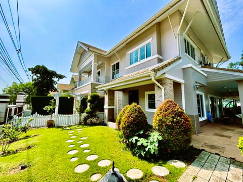 Wonderful 4 bedroom home with private pool and lovely outdoor relaxing area for Sale In Koolpuntville 15 Doi Saket Chiang Mai