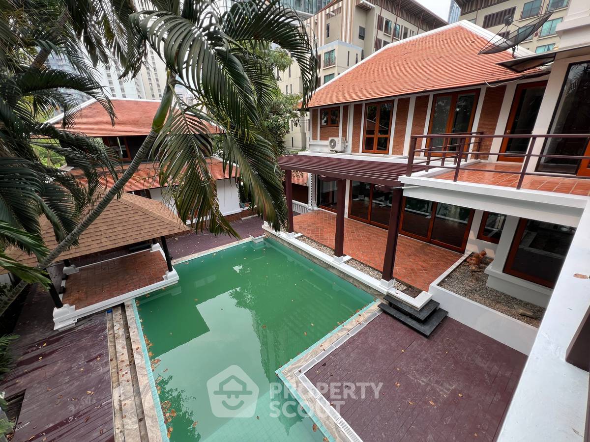 picture 5-BR Villa near MRT Khlong Toei (ID 1483496) - 2/13