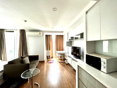 Condos for rent Maharaj Nakorn Chiang Mai Hospital : For rent, Nimmana Condominium, studio type,only 18000 baht per month, Tell (0955752068 Khun Chompoo)