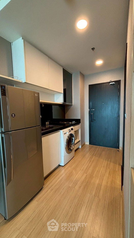 picture Studio Condo at Sky Walk Residences near BTS Phra Khanong (ID 2226510) - 3/6