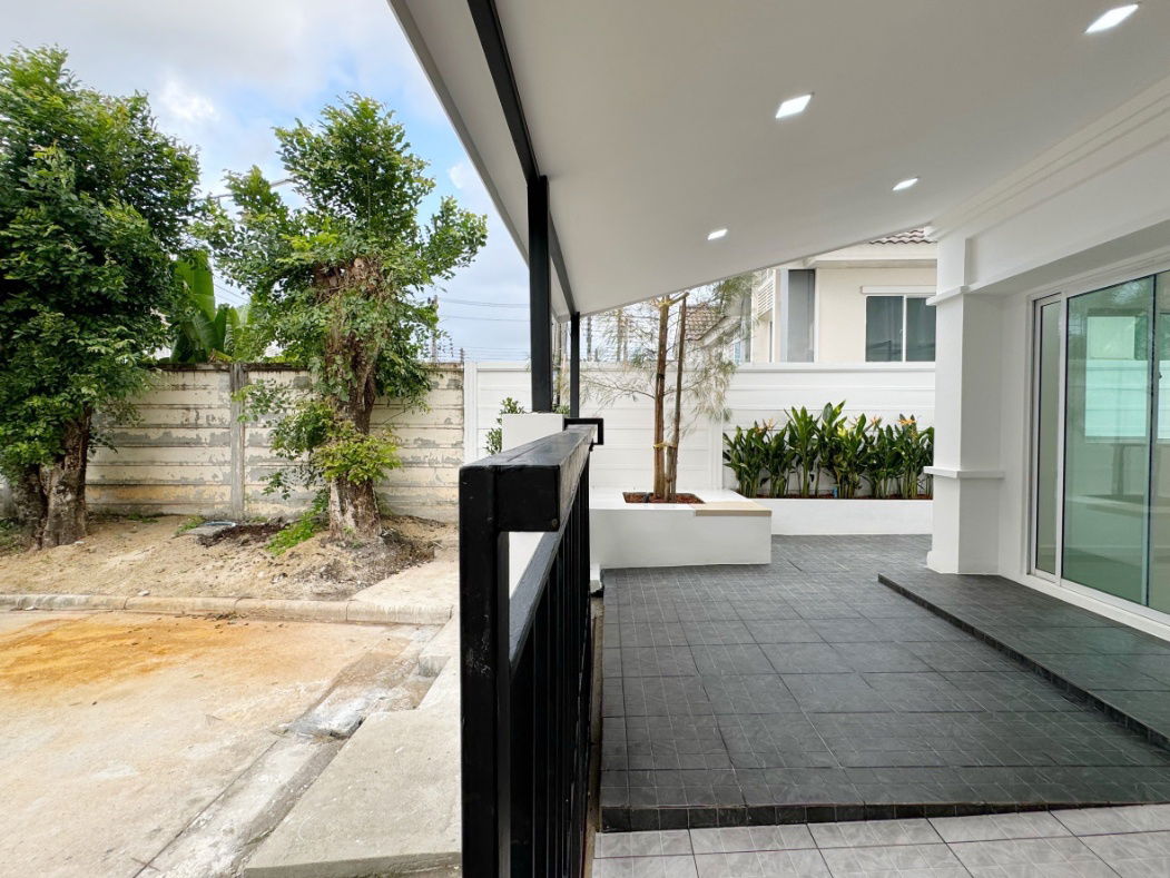 รูป [ติดจอง] บ้านสไตล์ POSH หลังมุม ใกล้ใจกลางเมืองภูเก็ต ต่อเติมครบ พร้อมสวนข้างบ้าน - รูปที่ 10/33