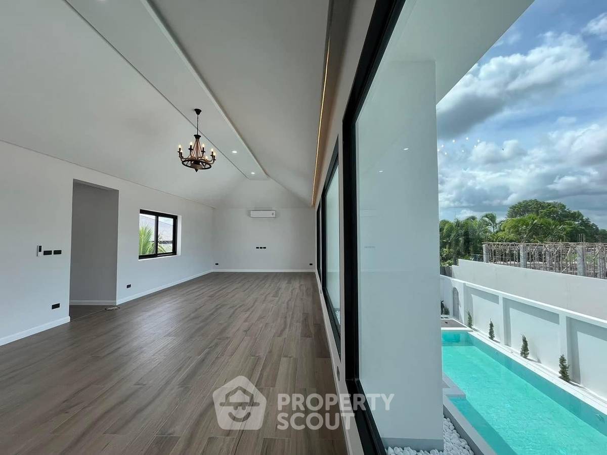 picture 4-BR Villa close to East Pattaya (ID 1784057) - 16/22