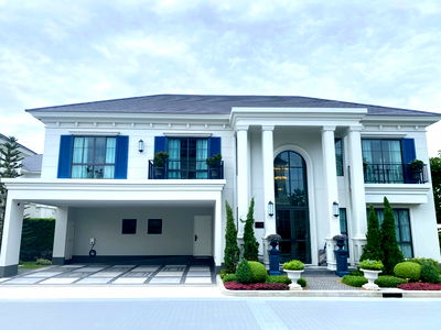 Houses for sale Ramkhamhaeng University 2 : Show House for Sale – Fully Furnished @ Setthasiri Bangna KM10  5 bedrooms | 6 bathrooms | Fully decorated and ready to move in Special price: 59.9 MB