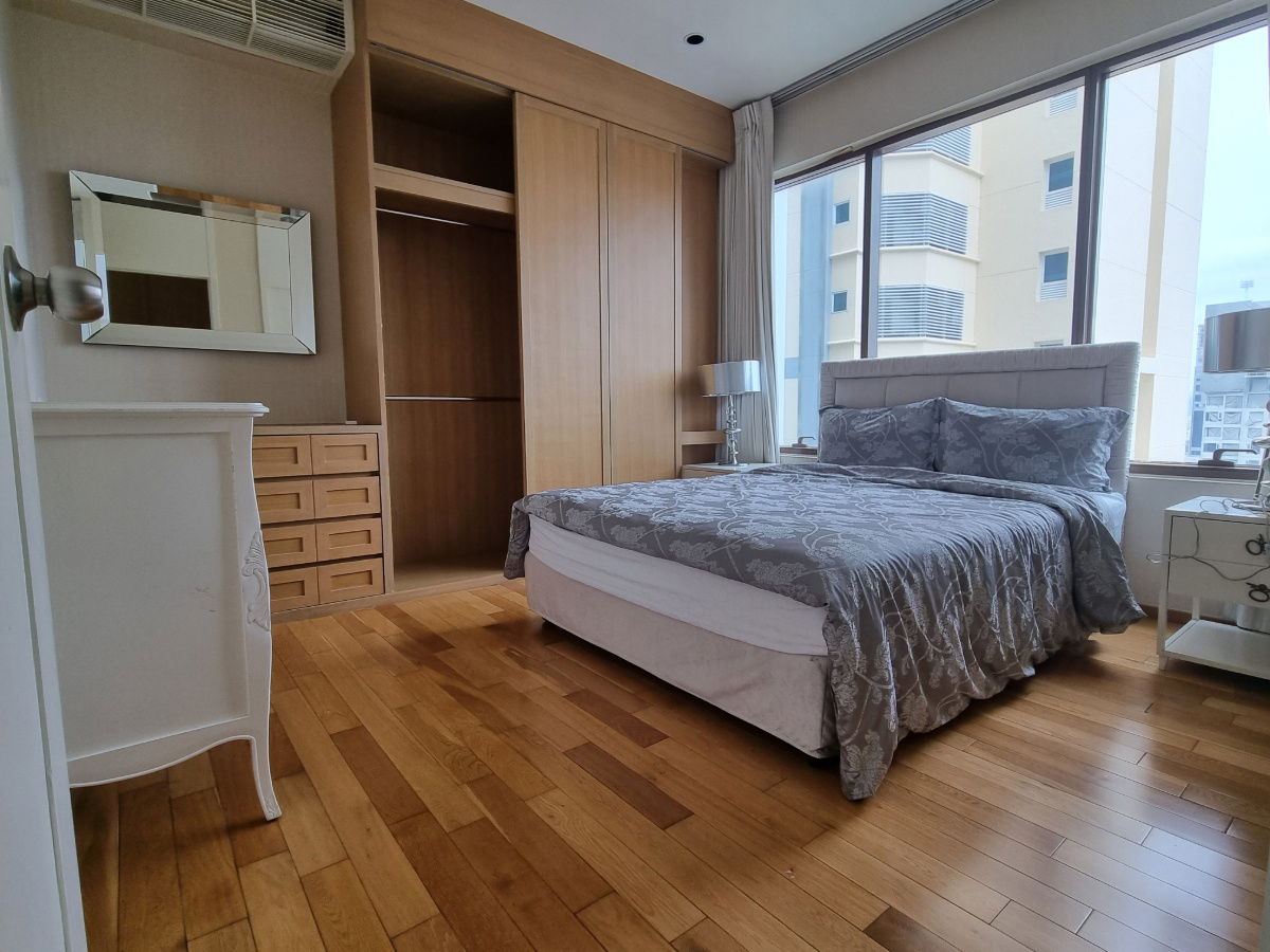 picture Your Dream Duplex Awaits! Live in Style at Emporio Place, Sukhumvit 24 - 6/20