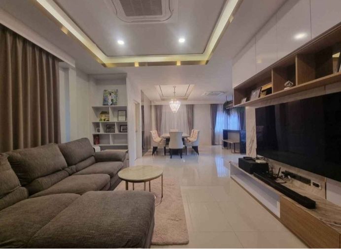ให้เช่าบ้านเดี่ยว 4 ห้องนอน 252 ตร.ม. 83 ตร.ว. เซนโทร วิภาวดี