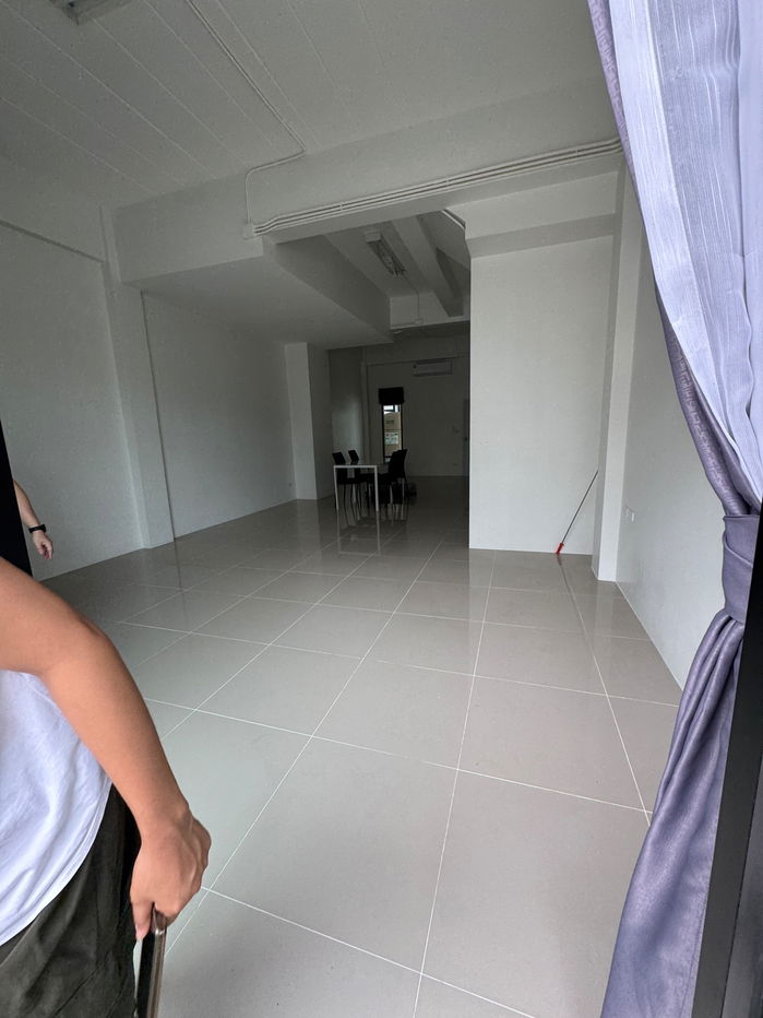 รูป ห้องโถงชั้นล่างพานิส ให้เช่า!! สำหรับเปิดสำนักงานขาย, ออฟฟิศ, คลินิก, ร้านค้า - รูปที่ 4/7