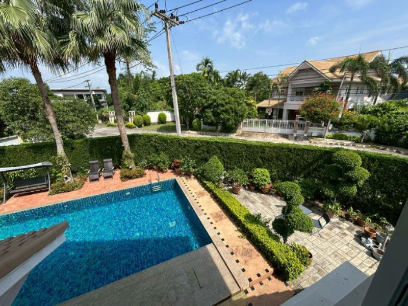 picture Wonderful 4 bedroom home with private pool and lovely outdoor relaxing area for Sale In Koolpuntville 15 Doi Saket Chiang Mai - 7/10