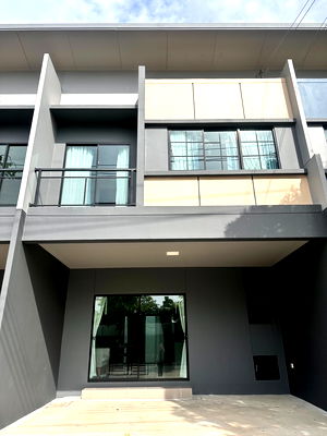 ขายทาวน์โฮม : 🏡ขายบ้านใหม่ แปลงสวย พร้อมอยู่ สิริ เพลส เวสต์เกต เลขที่ 168/3 📍เซ็นทรัล เวสต์เกต