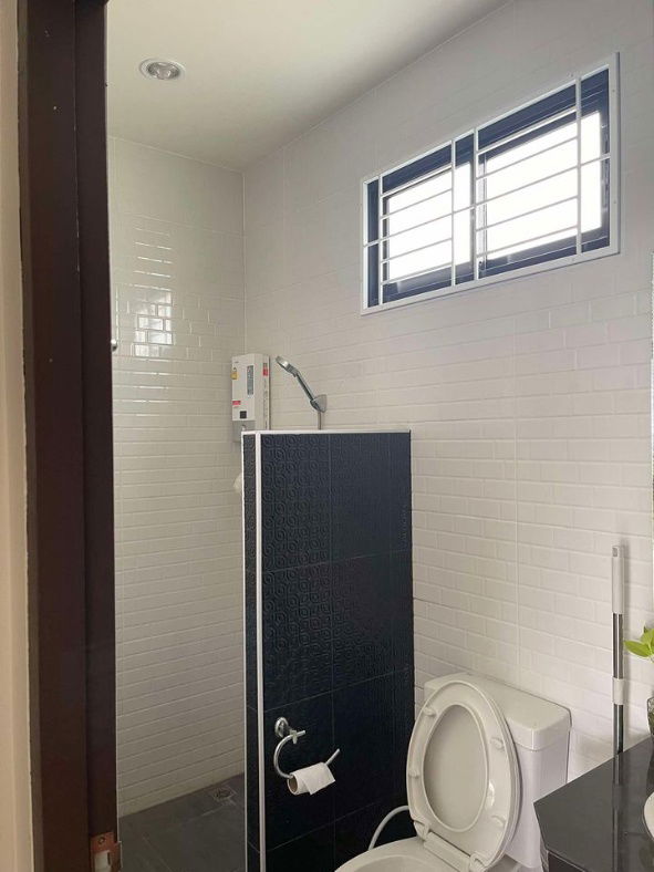 รูป ขายบ้านเดี่ยวหลังมุม 70 ตร.ว. ติดถนน2ฝั่ง ตกแต่งพร้อมอยู่ วิวภูเขา อ.แม่จัน  - รูปที่ 9/10